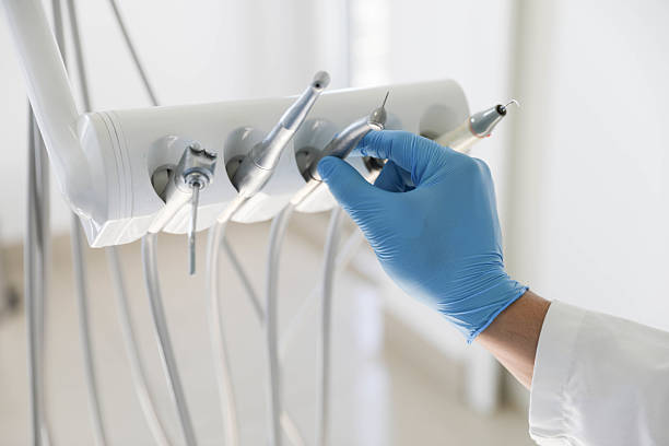 Professional Tooth Extraction technician working in Lyons, KS